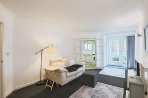LIVING ROOM- click for photo gallery